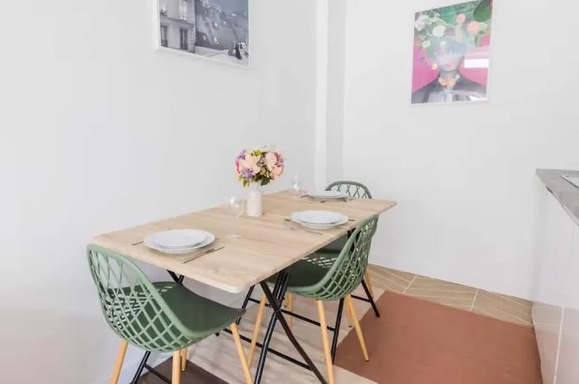 Charming Apartment Near Gare De L'Est Paris France