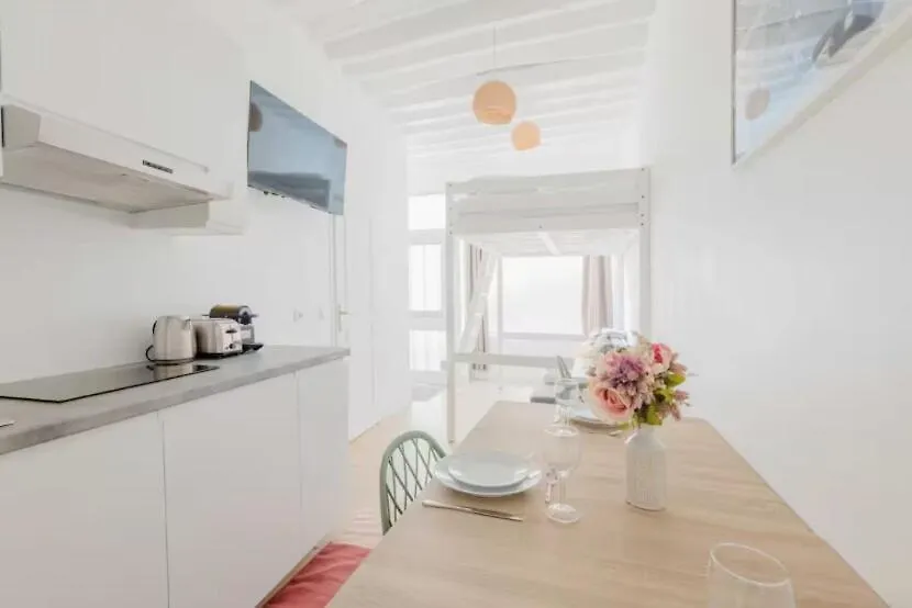 Charming Apartment Near Gare De L'Est Paris France