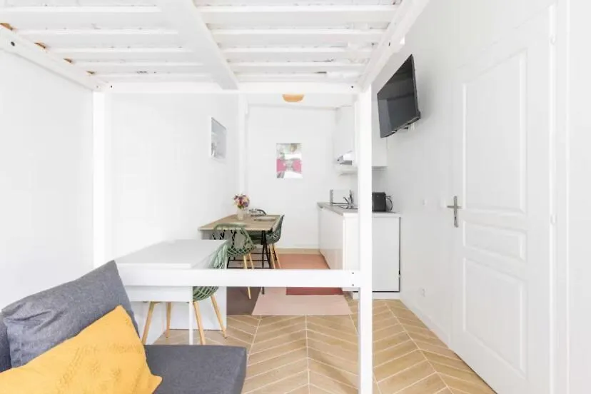 Charming Apartment Near Gare De L'Est Paris