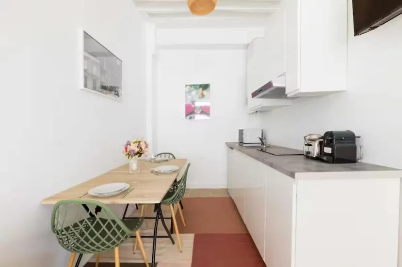 Charming Apartment Near Gare De L'Est Paris
