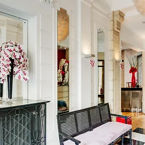4* فندق لو 123 إيليزيه - أستوتل